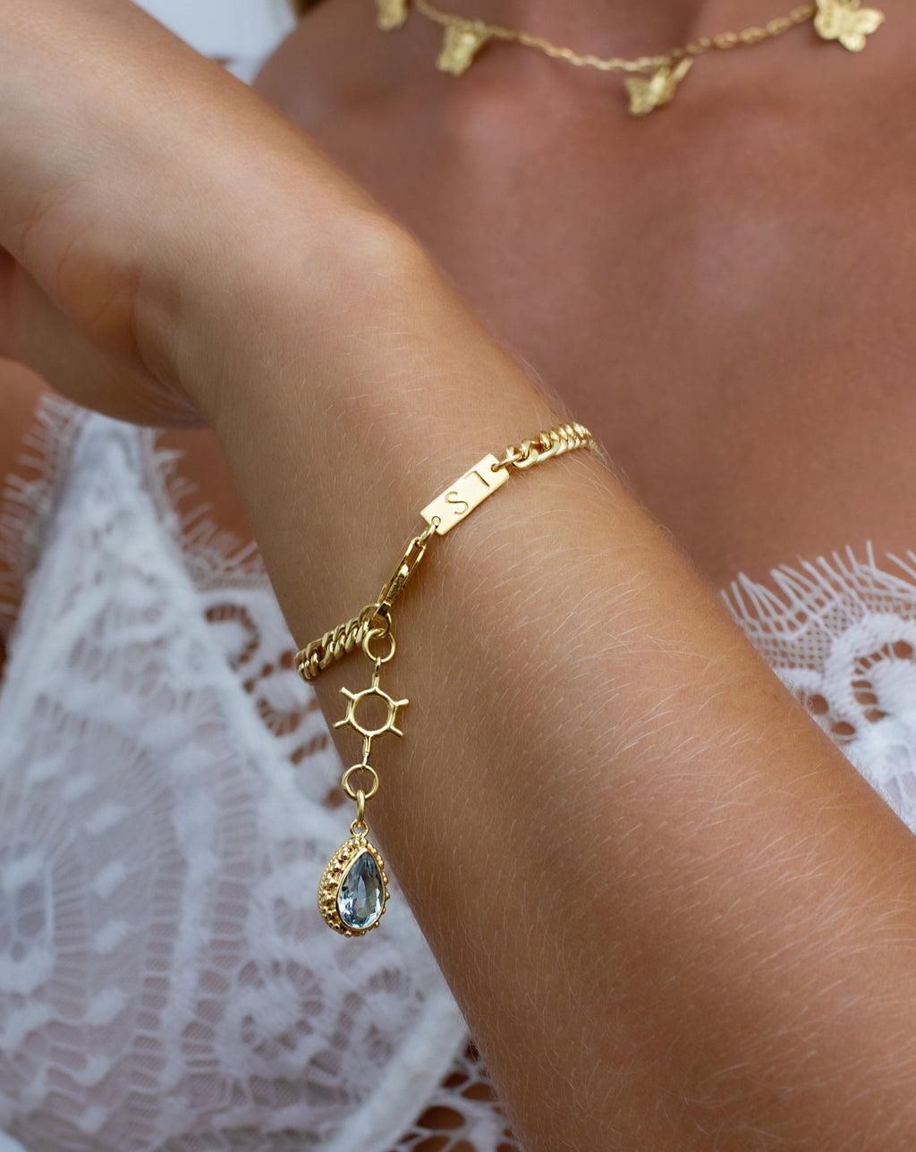 Adore Me Gold